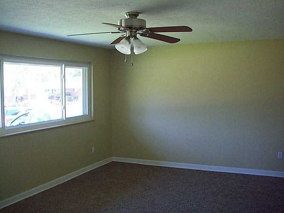 4th image of 5402 Barnard Dr