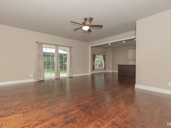 4th image of 4211 Meadowbrook Ln