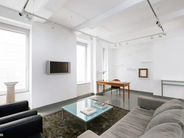 1000 Park Avenue image 2 of 6