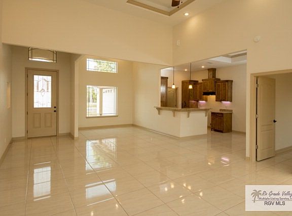 2nd image of 6687 Vista Jardin Cir