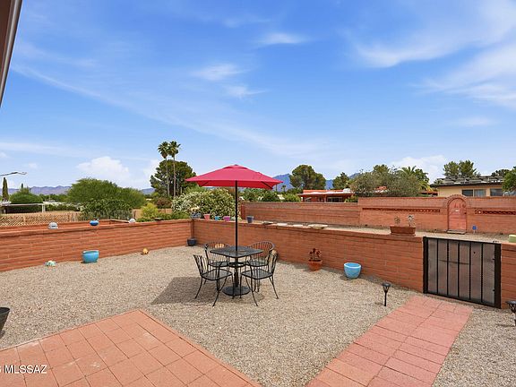 3rd image of 1376 S Desert Meadows Cir