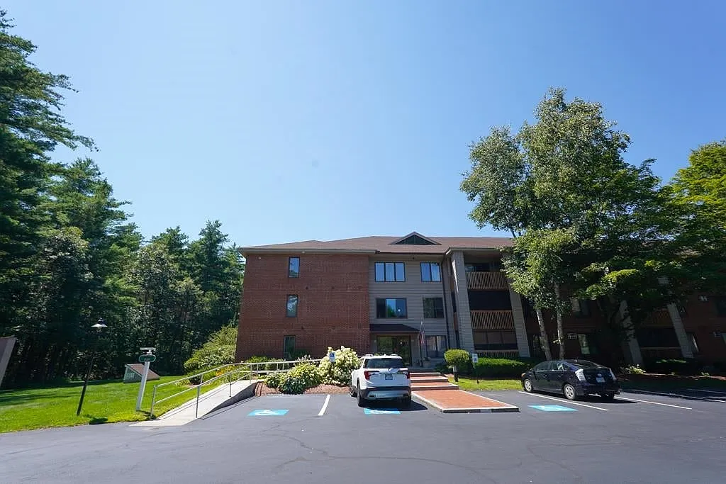 2 bed, 2.0 bath, 1036 sqft, $2,650 — Photo 2