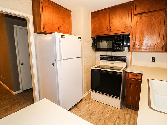 5th image of 1316 W 12th St
