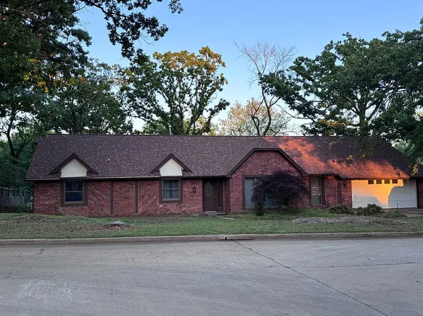 1014 N Faulkner Pl, Claremore, OK 74017