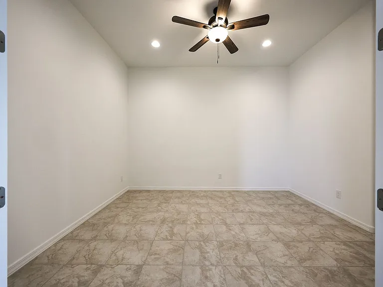 7695 W Smoketree Dr — Photo 8