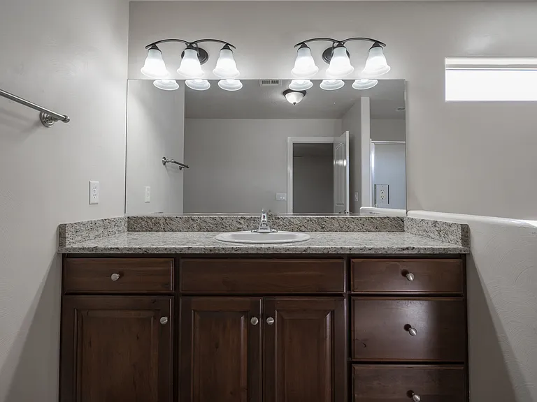 986 Camel Springs Dr — Photo 41