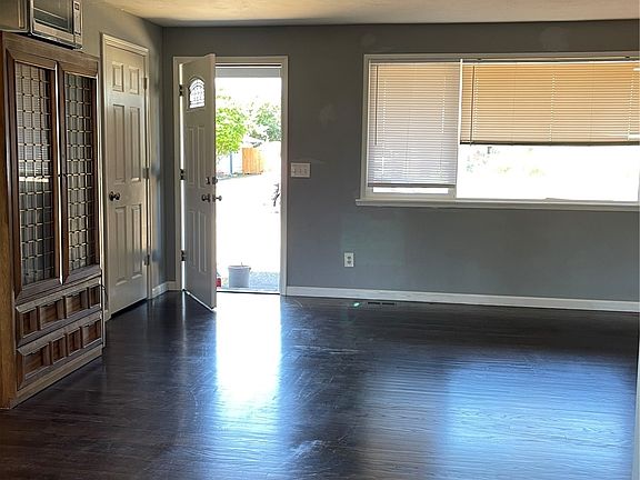 4th image of 2216 SE Callanan Street