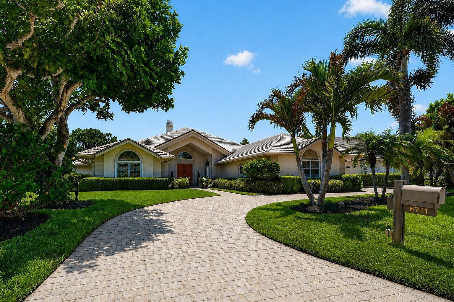 6711 SE Barrington Drive
