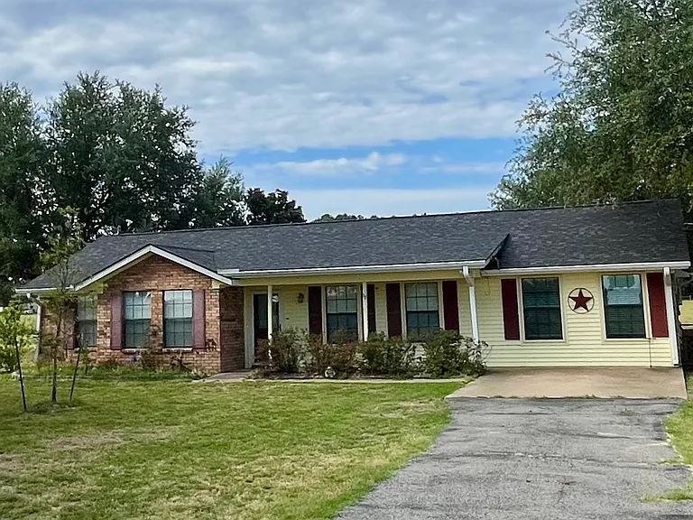 2730 FM 16 — Photo 2