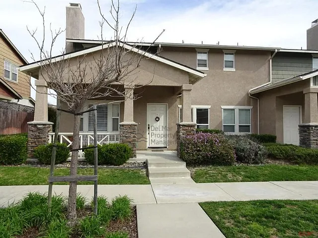 1716 Singletree Ct — Photo 1