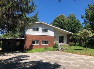 8366 S Calhoun Hwy, Millstone, WV 25261