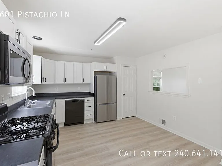 4601 Pistachio Ln — Photo 6
