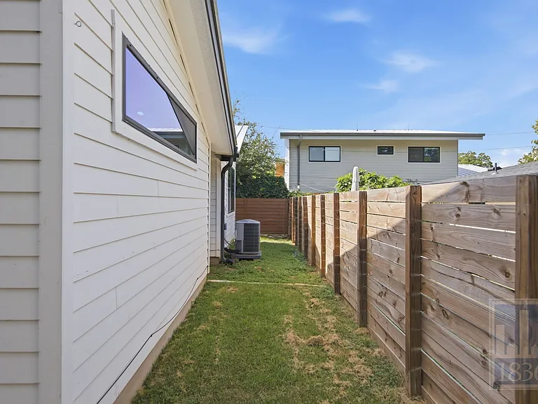1805 Tillery St — Photo 23
