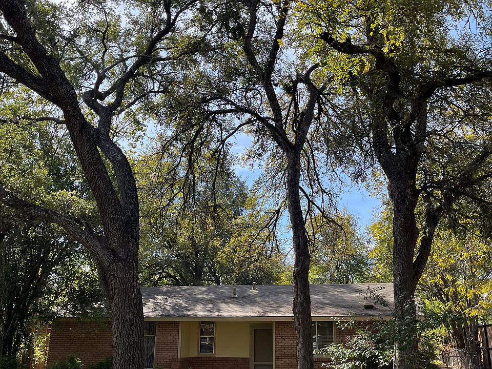 1st image of 1905 Forest Hill Dr
