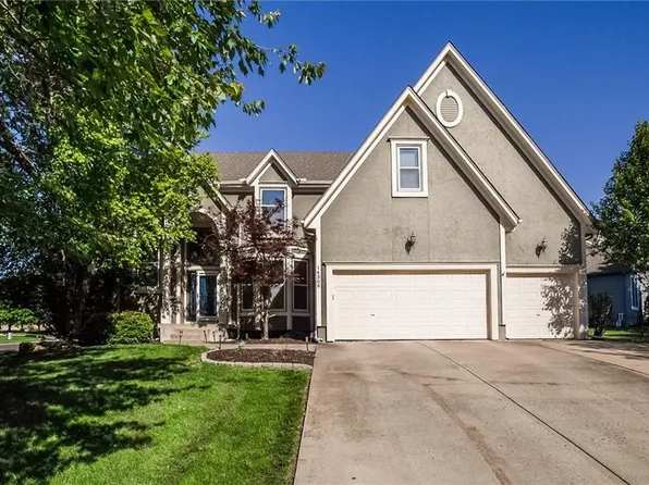 14308 Barton St, Overland Park, KS 66221