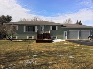 43 East St, Champlain, NY 12919