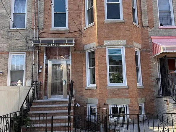 7423 87th Rd, Woodhaven, NY 11421