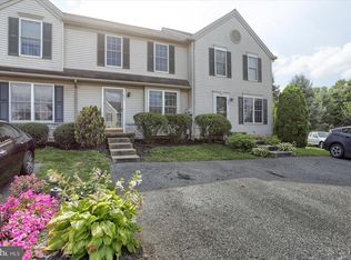 328 Banyan Circle Dr, Lancaster, PA 17603