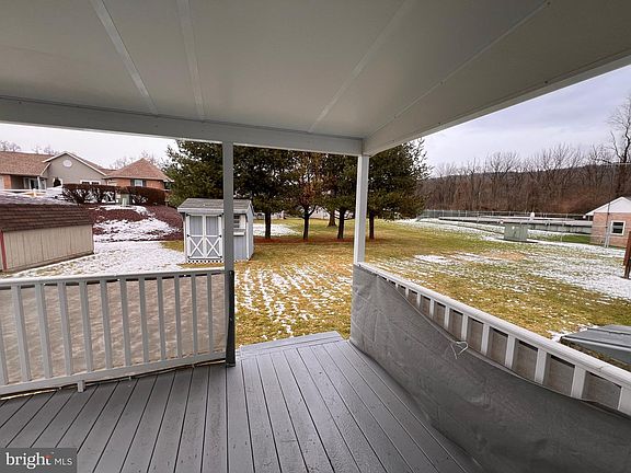 3rd image of 252 Hickory Dr