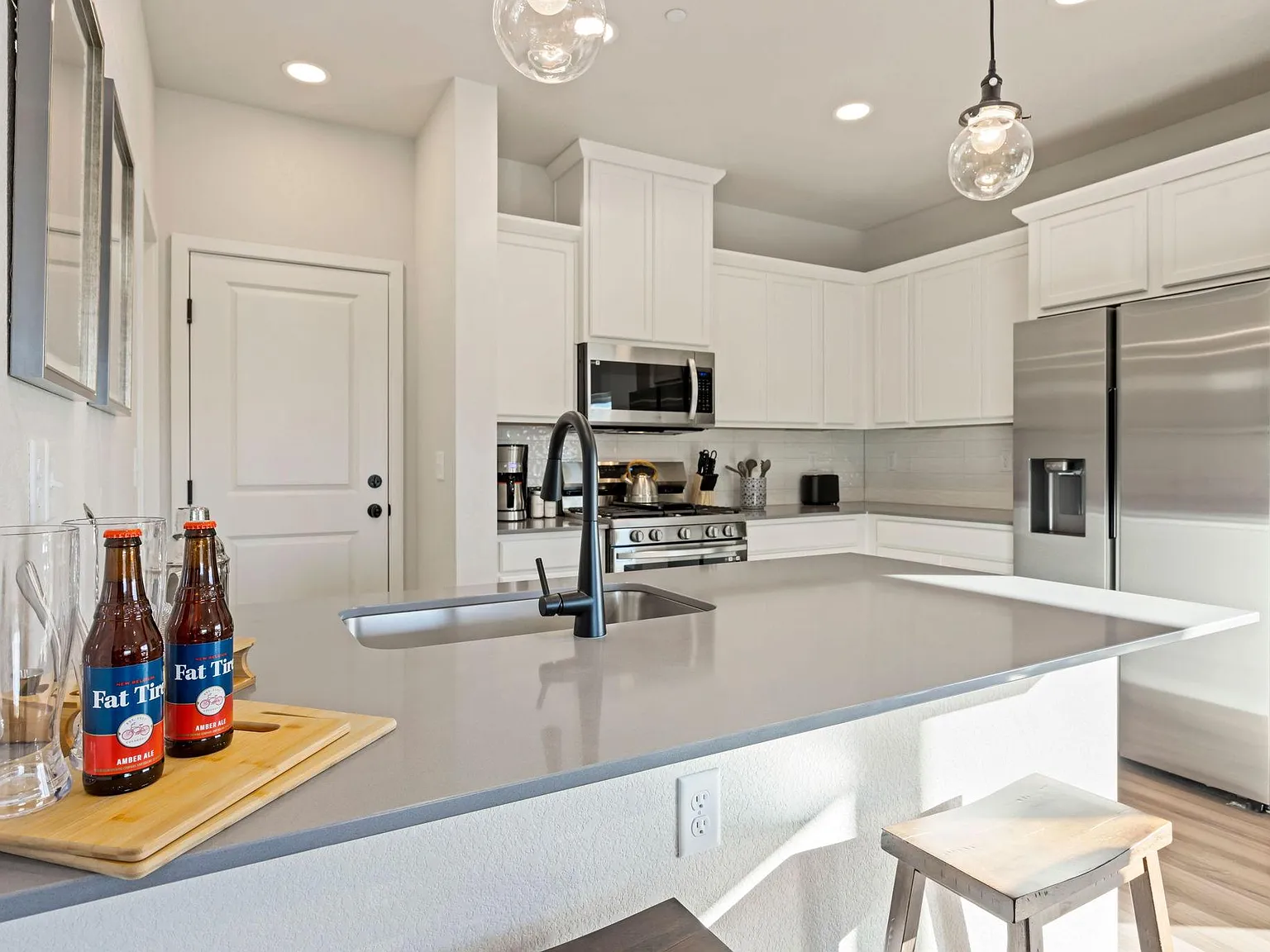3 bed, 2.5 bath, 1700 sqft, $3,495 — Photo 3