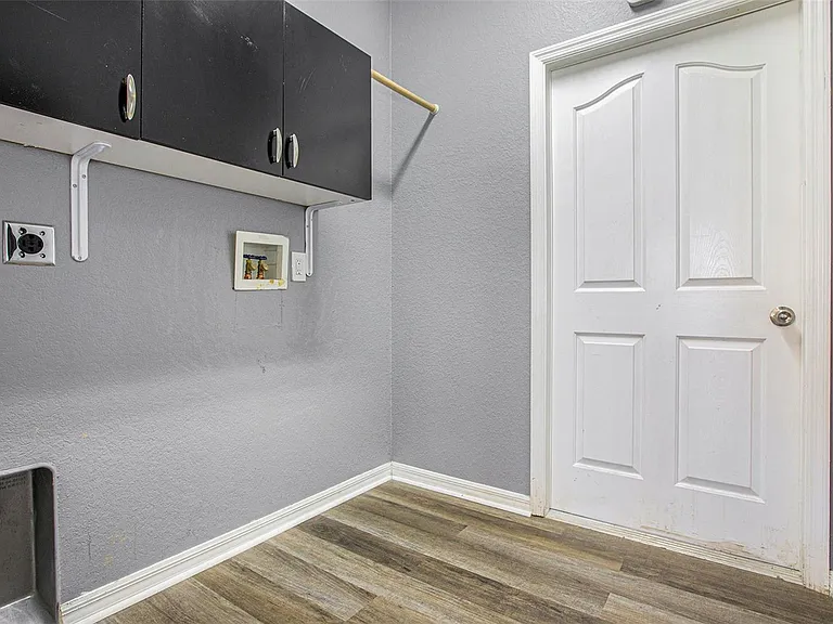 1858 Norvell Ave — Photo 11
