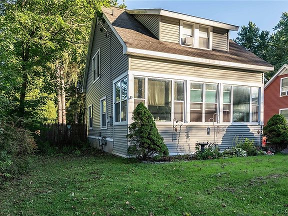 3rd image of 542 McGowan Rd