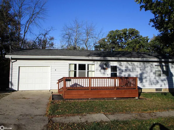 1011 Coyla St, Iowa Falls, IA 50126