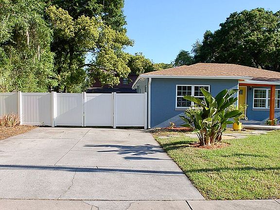 2nd image of 1514 E Lambright St