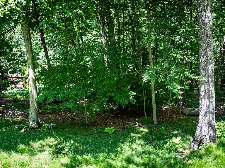 320 Three Mile Rd — Photo 35
