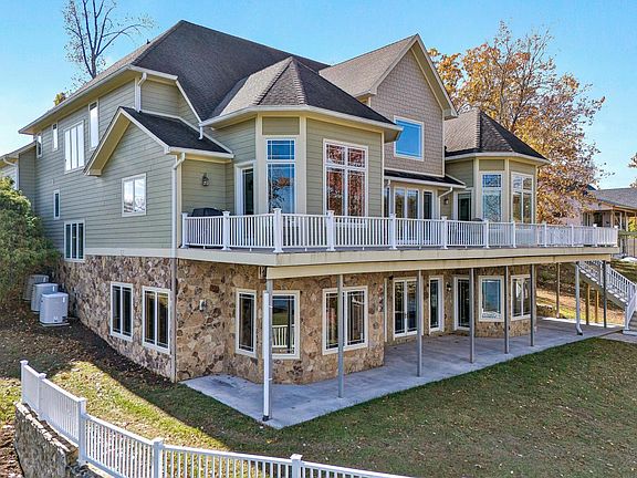 2nd image of 803 Compass Cove Cir