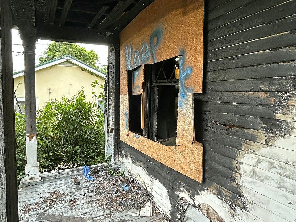 2nd image of 1816 Starnes Street