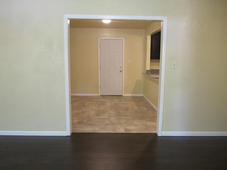 1530 Melrose Dr — Photo 5