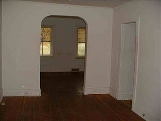 4th image of 49 2nd St