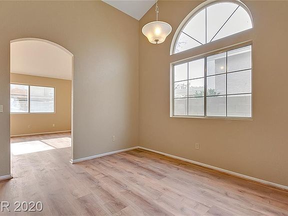 5th image of 1521 Beech Grove Dr