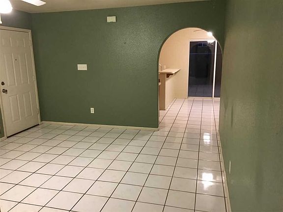 2nd image of 565 N Gonzalez Dr