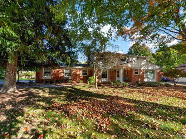 5533 Priory Ln, Bloomfield Hills, MI 48301