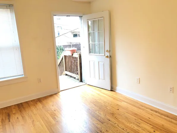 347 7th Street image 16 of 19