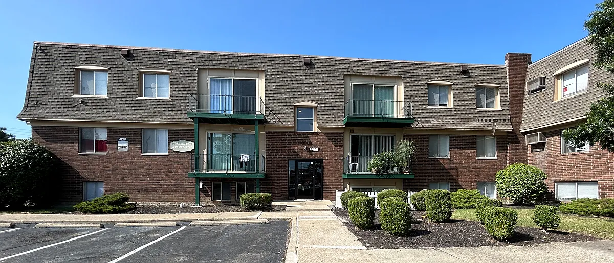 Building Photo - Delshire Apartments