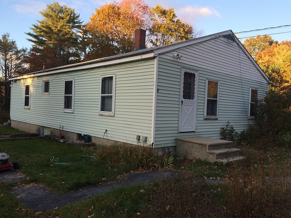 2nd image of 18 Mast Hill Rd