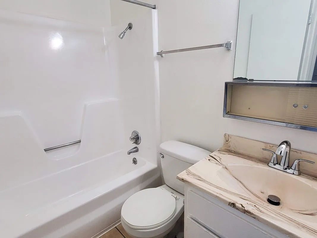 1 bed, 1.0 bath, 480 sqft, $750 — Photo 3