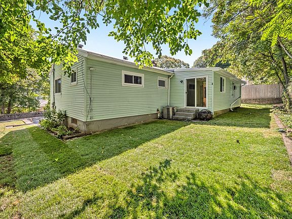 4th image of 191 Kenrick St