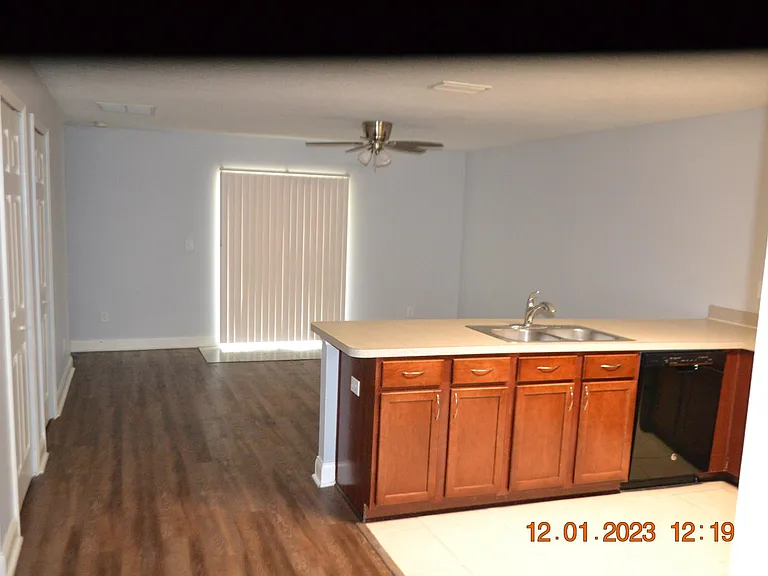2053 Harcourt Pl — Photo 6