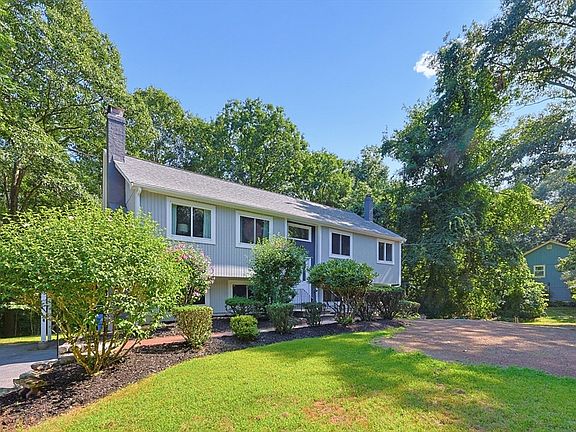2nd image of 33 Copper Ln