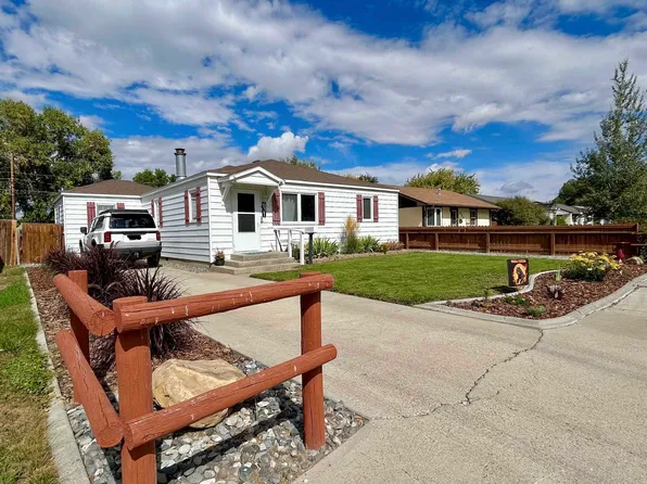 631 Avenue G, Powell, WY 82435