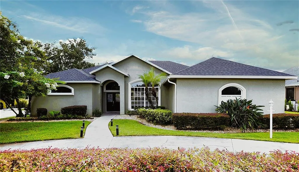 3 bed, 3.0 bath, 2266 sqft, $4,500 — Photo 2