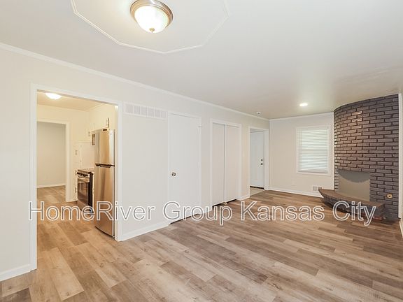 4th image of 8402 Ford Ave