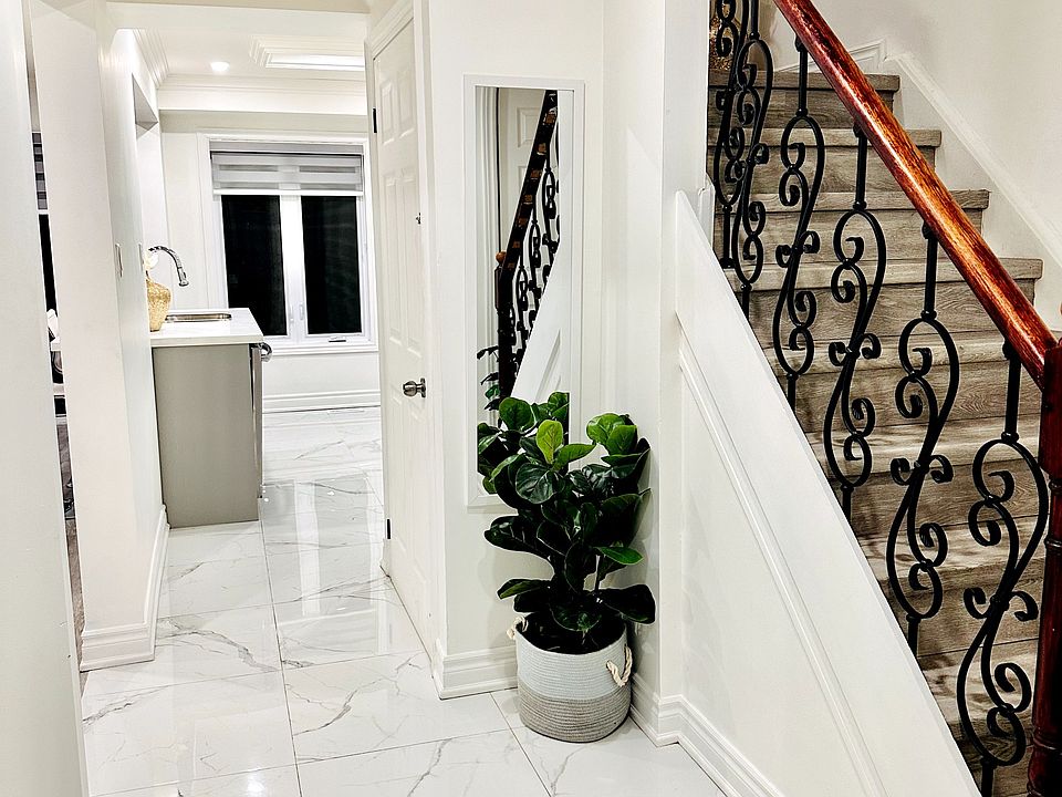 1st image of 39 Laidlaw Dr