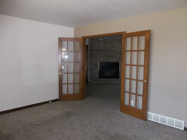 4315 N Harrison Ave — Photo 2