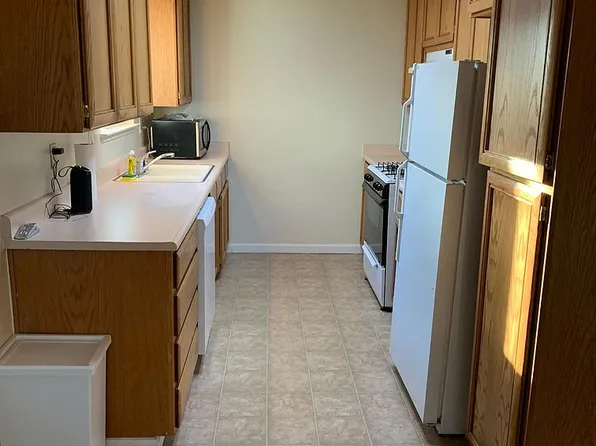 452 Valley View Dr, Oakdale, CA 95361