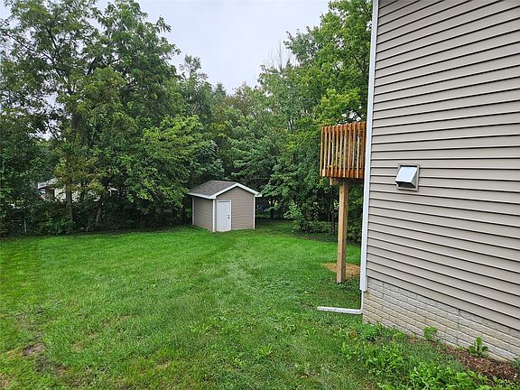 3rd image of 2329 SE 8th St